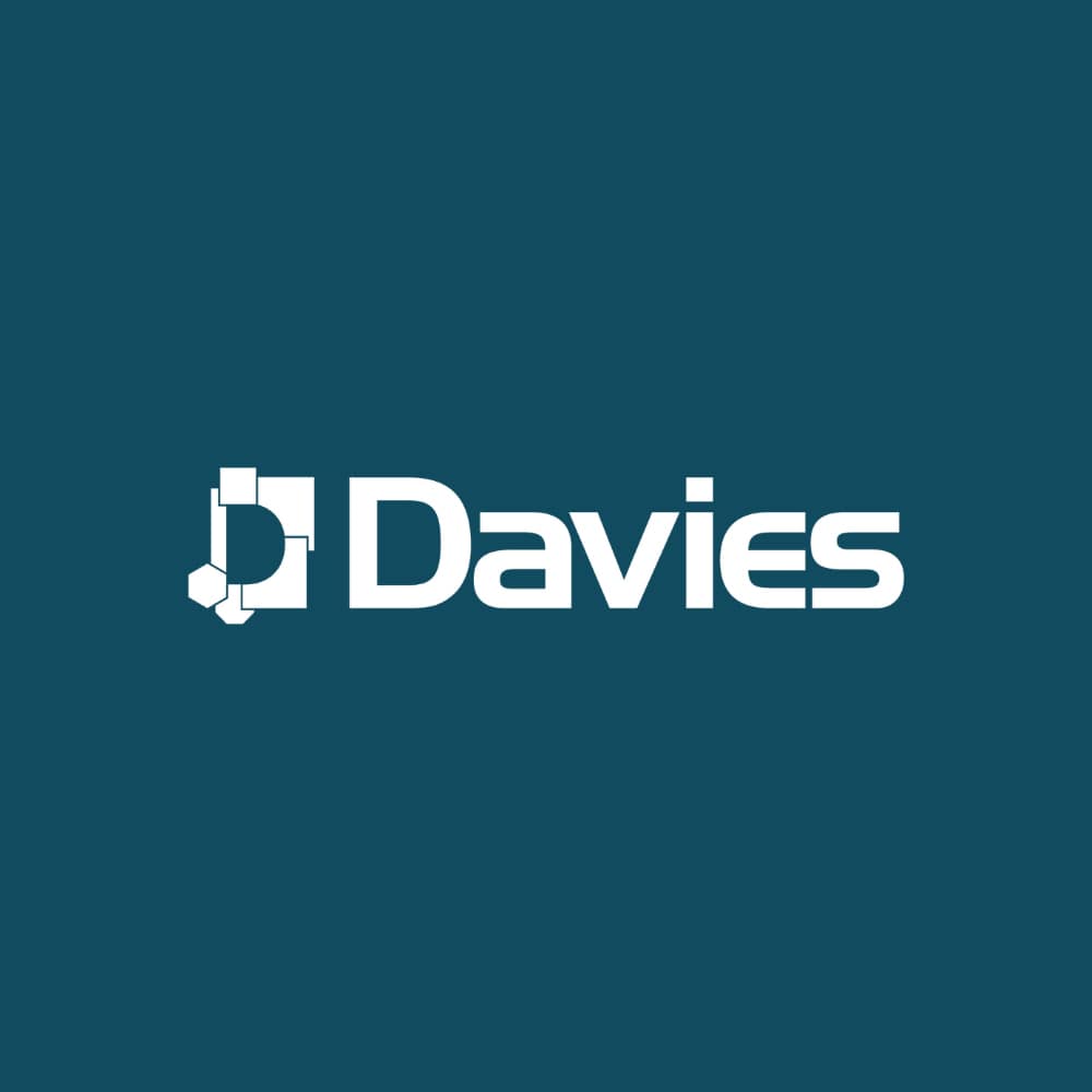 Logo Davies sur fond bleu (copie)